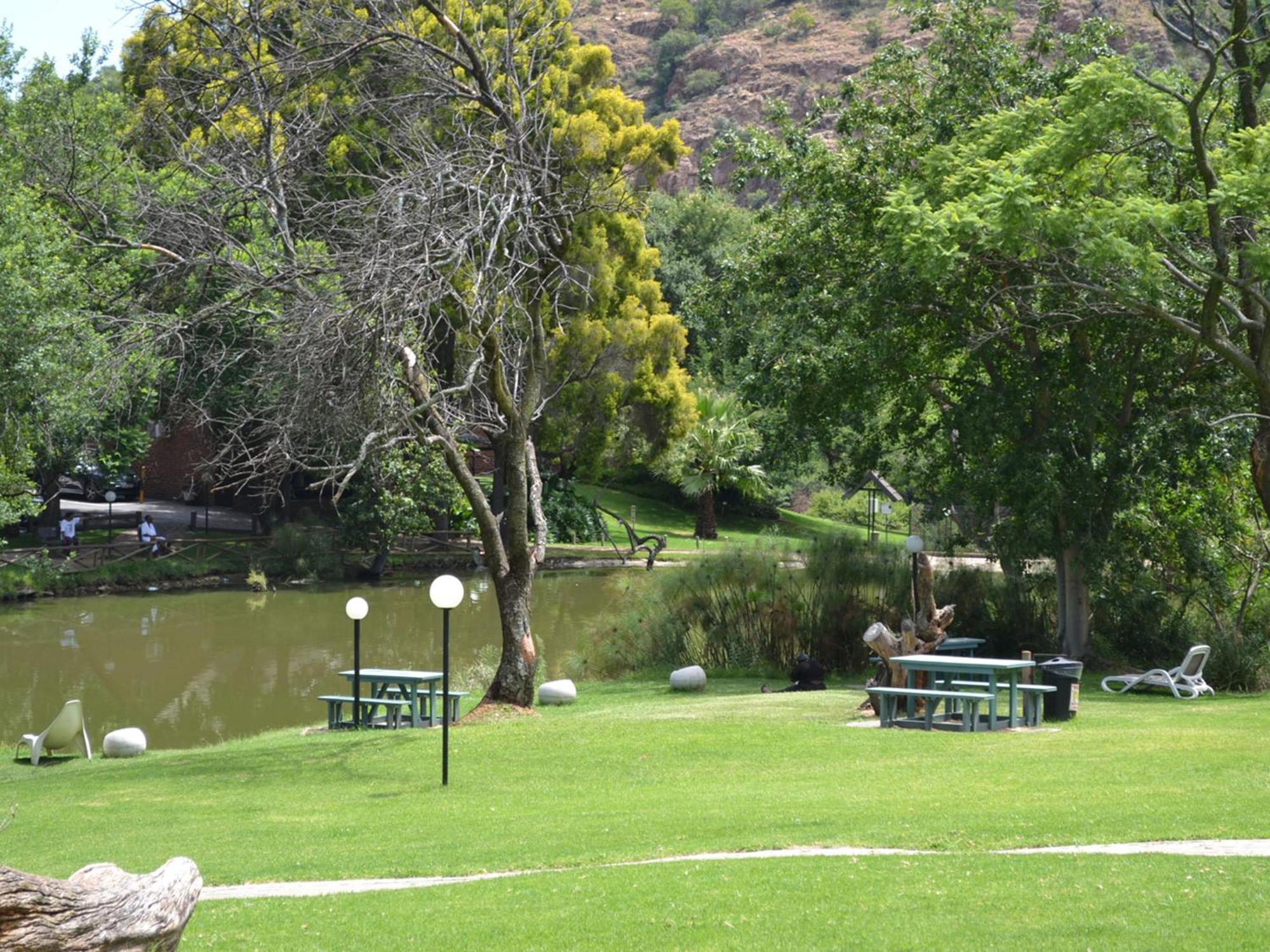 Mount Amanzi Hotel Hartbeespoort Exterior photo